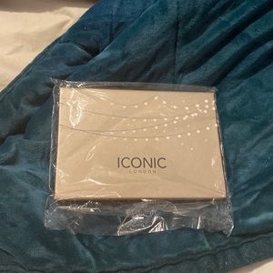 Iconic London Blaze Chaser Face Palette